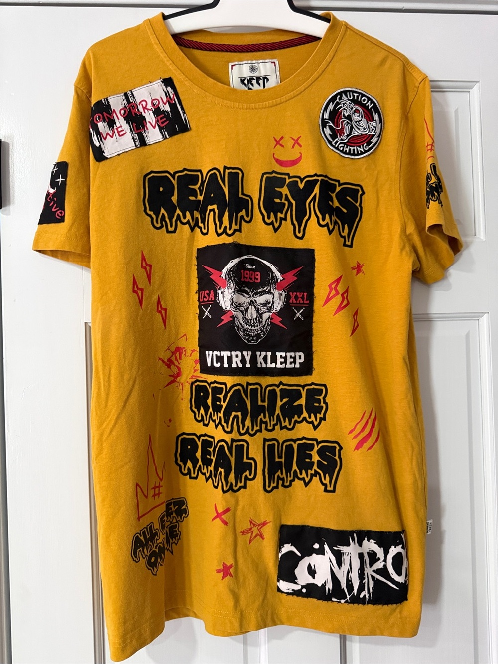 Kleep Mens XL Yellow Short Sleeve Graphic Tshirt Real Eyes Realize Real Lies